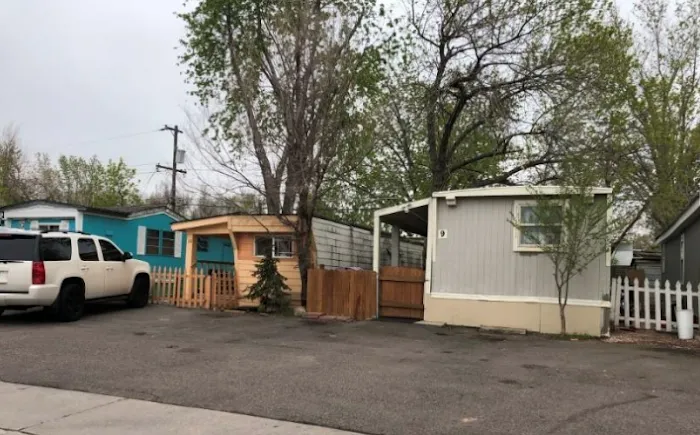 Mile High Mobile Home Park Picture 9