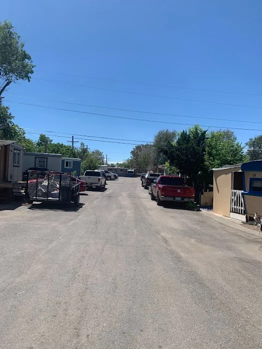 Mile High Mobile Home Park Picture 6