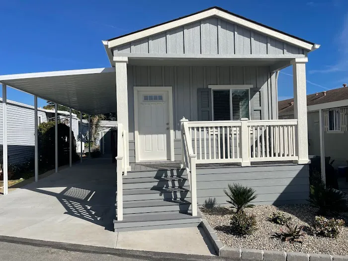 Ellwood Station (formerly Wayside Village) Picture 4