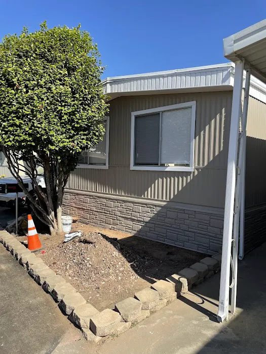 Town & Country Mobile Home Est Picture 10