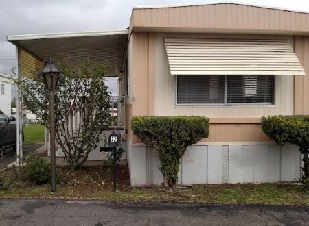 Town & Country Mobile Home Est