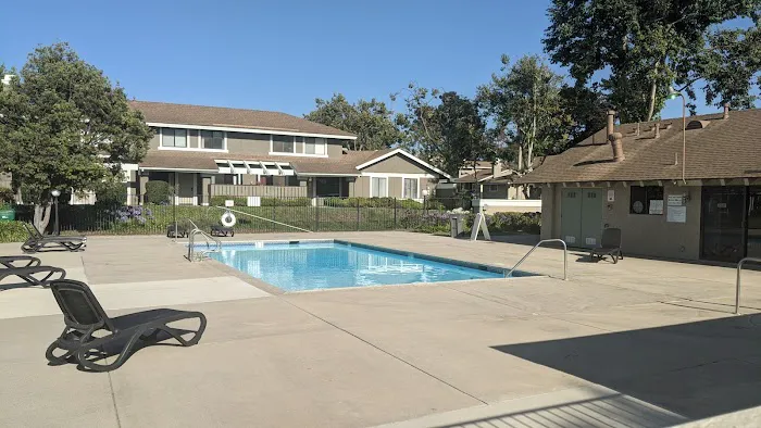 Knollwood Village Picture 5