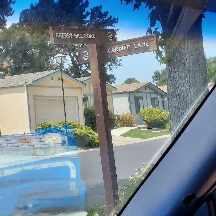 Knollwood Village Picture 6