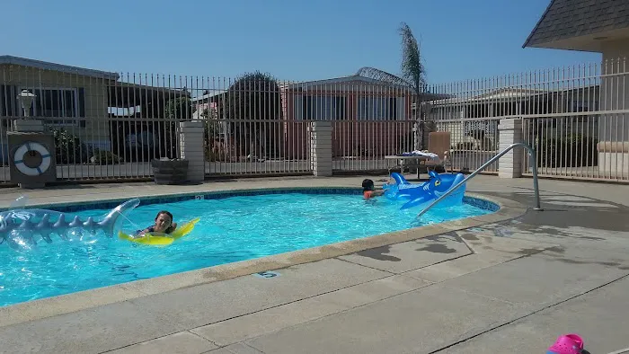 La Maria Senior Mobile Home Park Picture 3