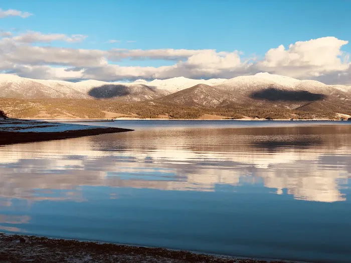 Lakeshore Mobile Home and RV Park Picture 6