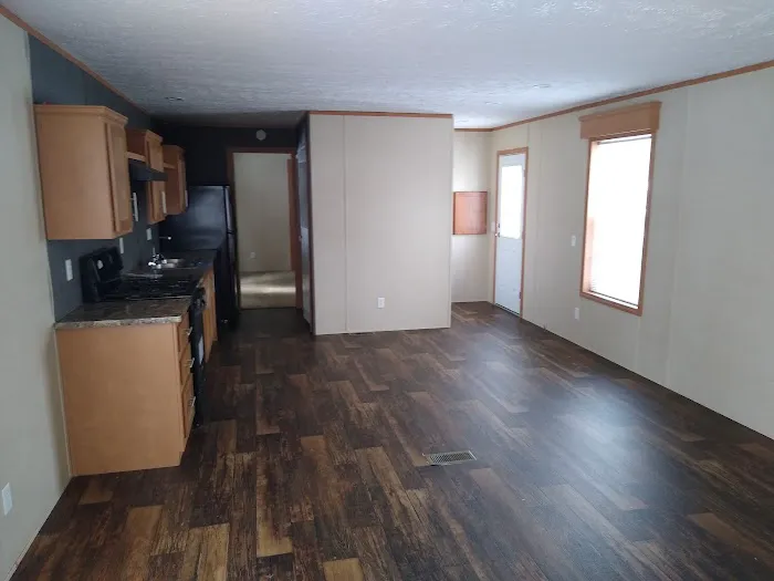 Northand Square Mobile Home Park Picture 8