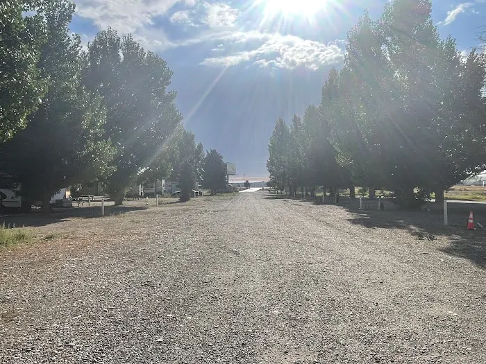 Wakeside Lake RV Park Picture 3