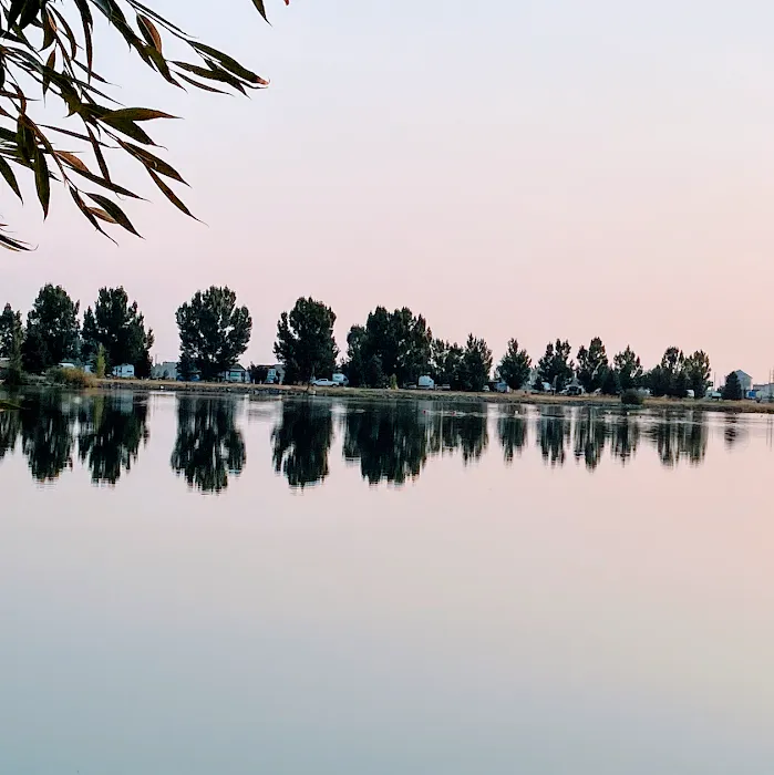 Wakeside Lake RV Park Picture 9