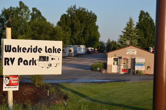 Wakeside Lake RV Park Picture 7