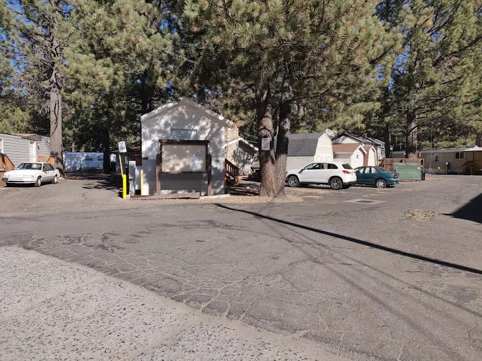 Skylark Mobile Home Park Picture 8