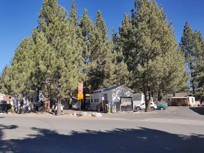 Skylark Mobile Home Park Picture 4