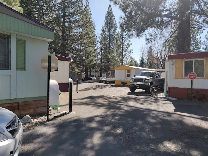 Skylark Mobile Home Park Picture 6