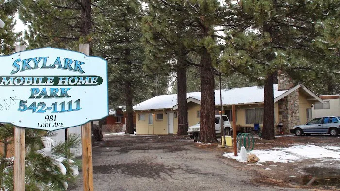 Skylark Mobile Home Park Picture 10