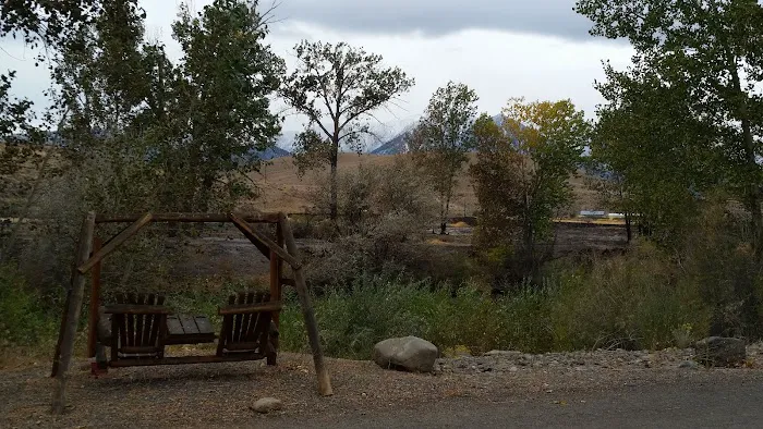 Riverview Mobile Home Park Picture 2