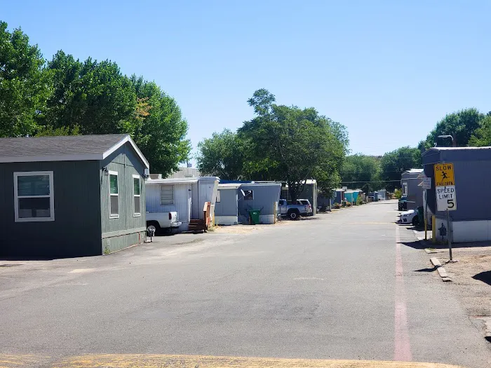 Mountain's Edge Community Picture 7