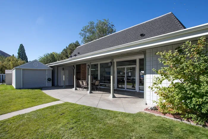 Lucky Lane Mobile Home Park Picture 7