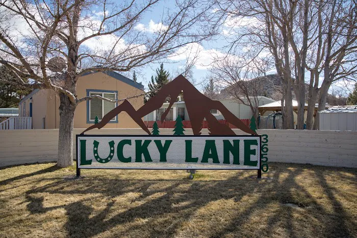 Lucky Lane Mobile Home Park Picture 9
