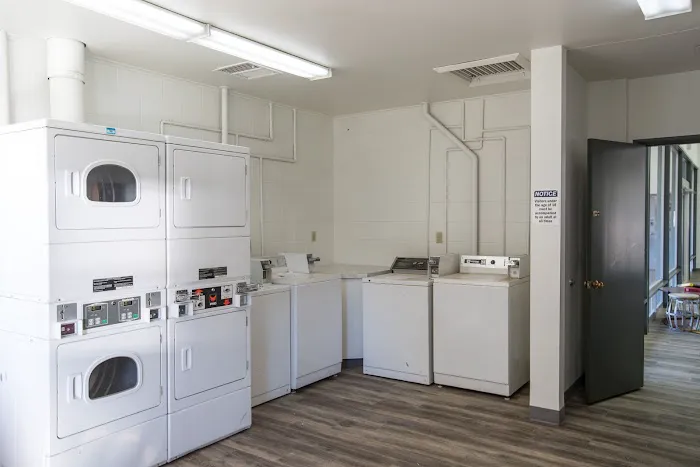 Lucky Lane Mobile Home Park Picture 4