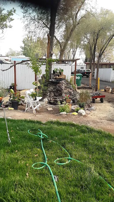 Shade Tree Village Mobile Home Park Picture 7