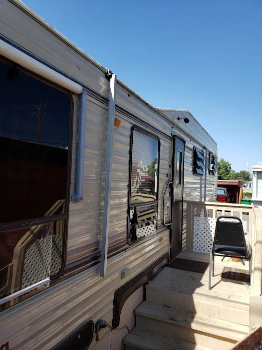 Cozy Trailer Park LLC Picture 4