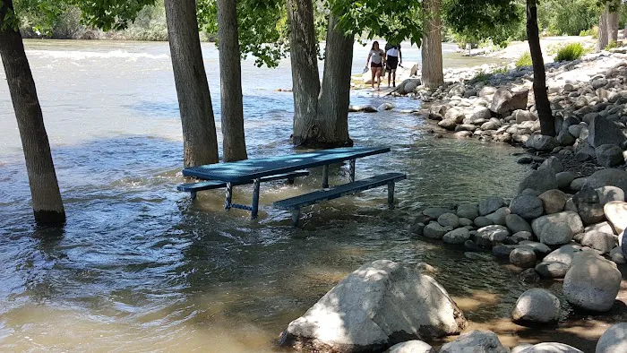 Rivers Edge RV Park Picture 6