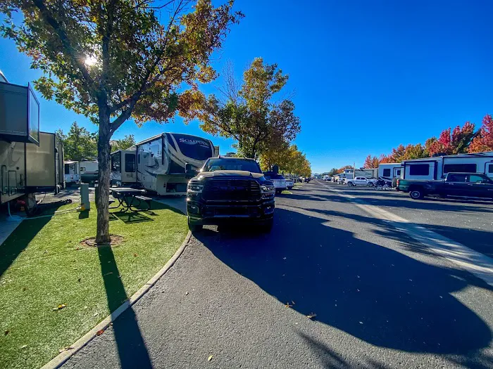 Sparks Marina RV Park Picture 5