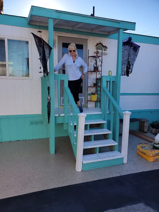 Lyons Crest Mobile Home Park Picture 1