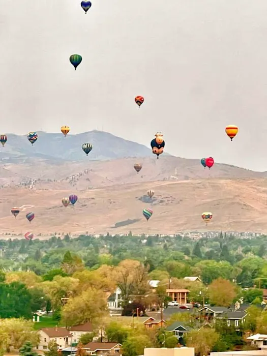 Lyons Crest Mobile Home Park Picture 2