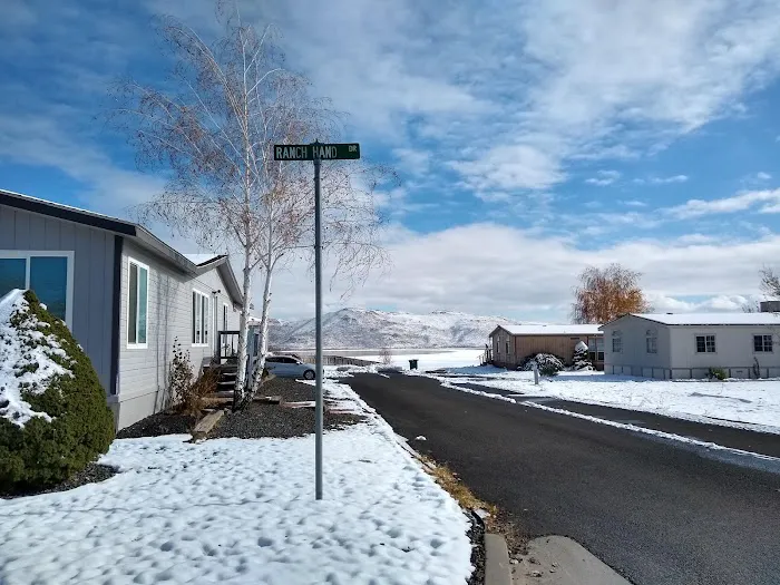 Lakeview 74 Picture 4