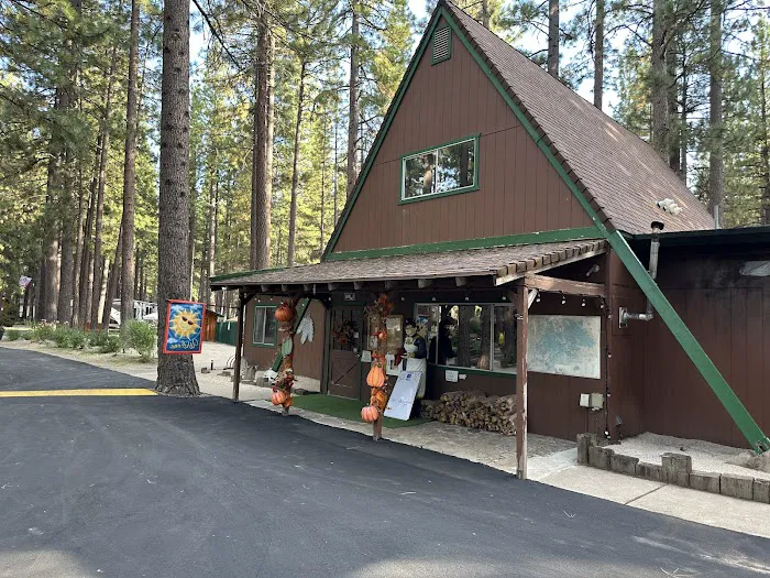 Feather River RV and Mobile Home Park Picture 6