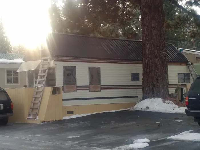 Village Green Mobile Home Park Picture 5