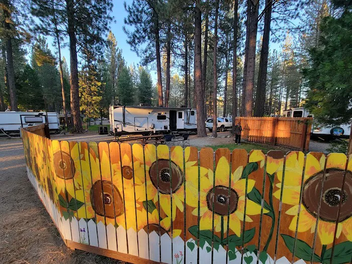 Movin' West RV Park Picture 7