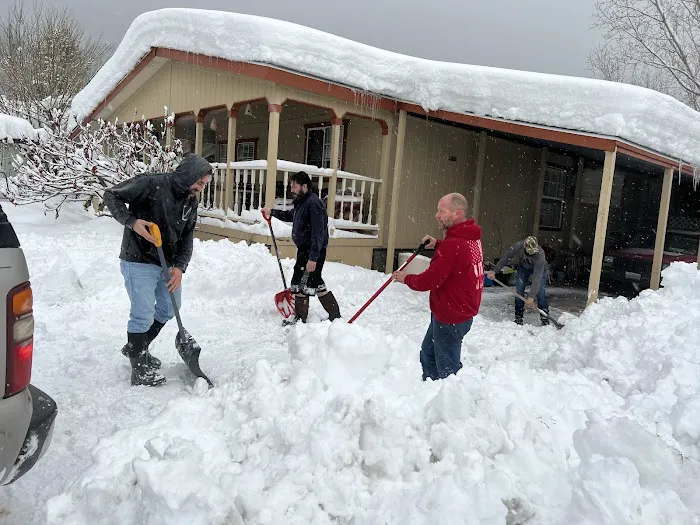 Arlington Heights Mobile Home & RV Park Picture 4