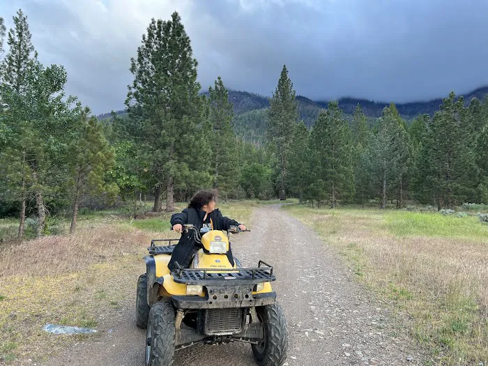 Arlington Heights Mobile Home & RV Park Picture 8