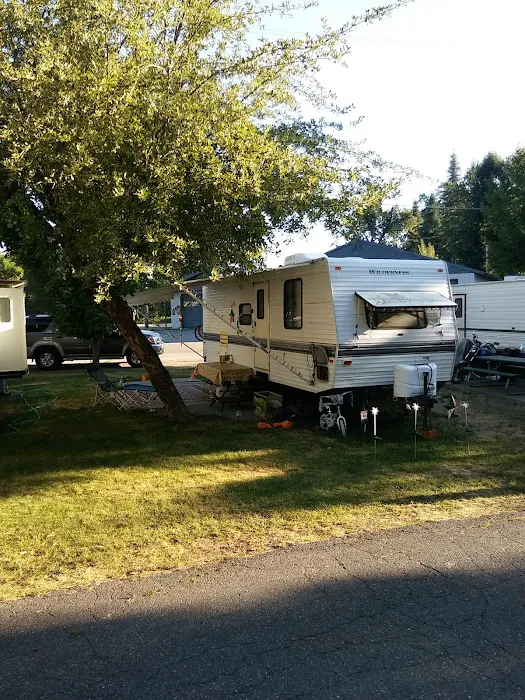Leisure RV Park Picture 9