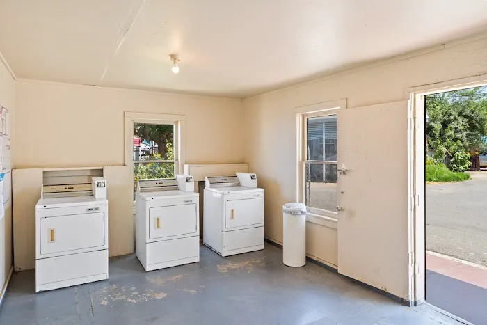 Sierra View Mobile Home Park Picture 1