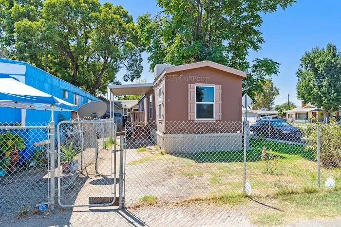 Sierra View Mobile Home Park Picture 5