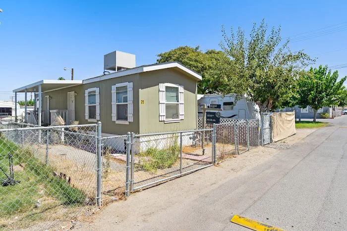 Sierra View Mobile Home Park Picture 6