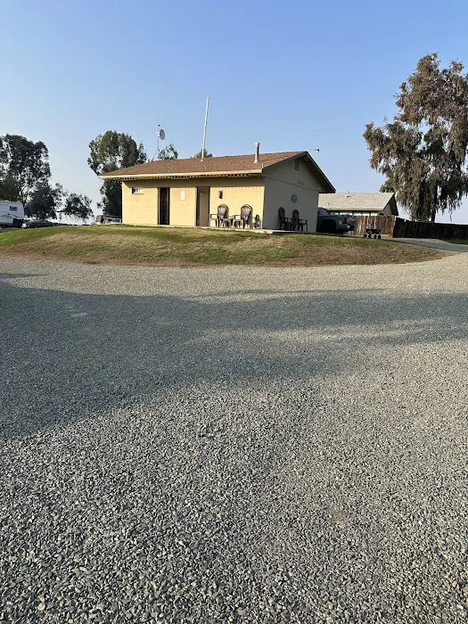 Friends RV Park Picture 6