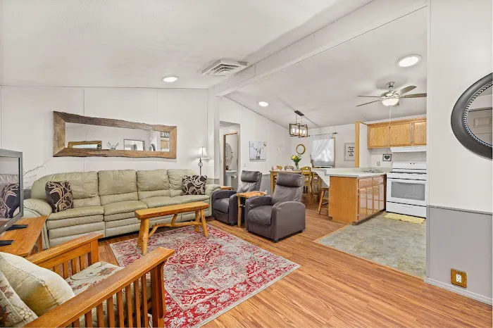 KRS RV Resort@Camp James Picture 6