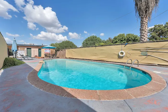 Tulare Mobile Home Park Picture 1