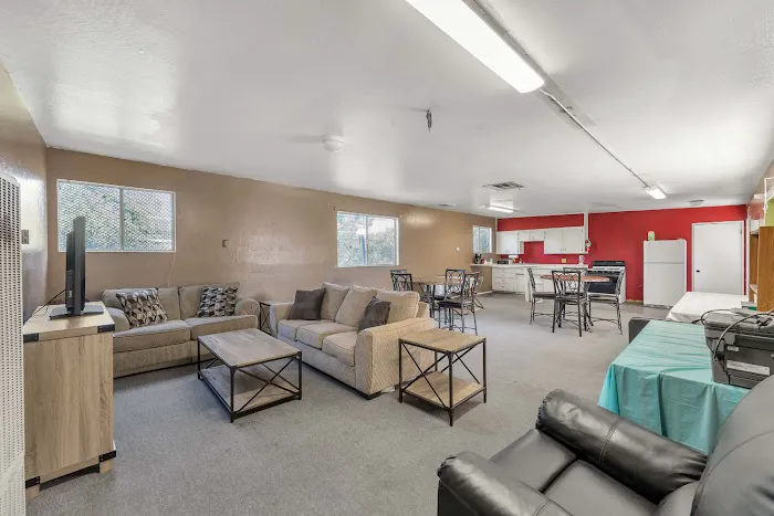 Tulare Mobile Home Park Picture 4