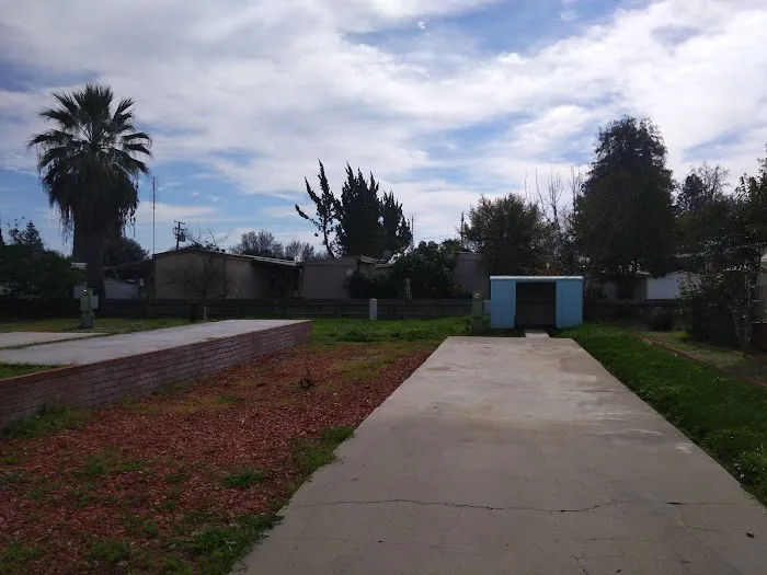 Sierra Vista Mobile Manor Picture 3