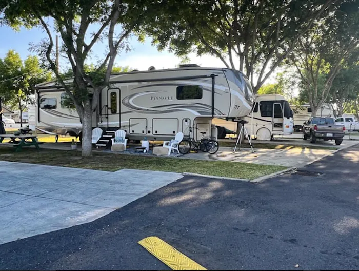 Country Manor Picture 10