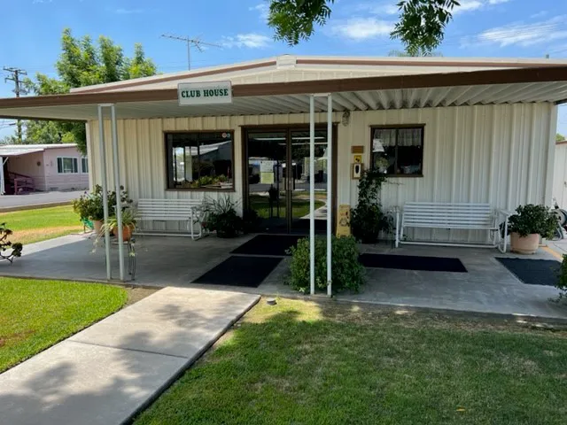 Country Manor Picture 5