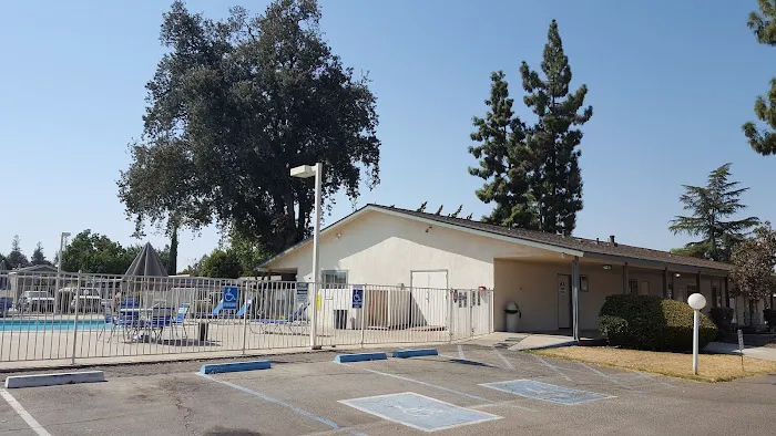 Royal Oaks Picture 4