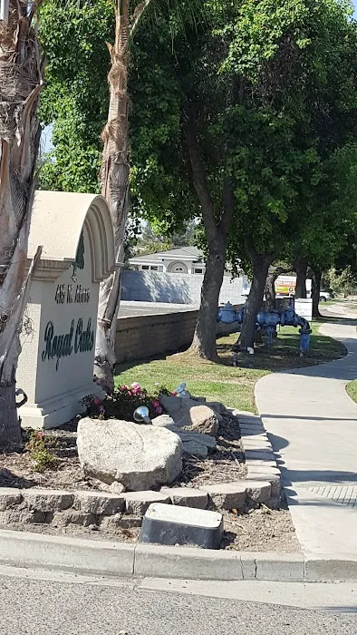 Royal Oaks Picture 5