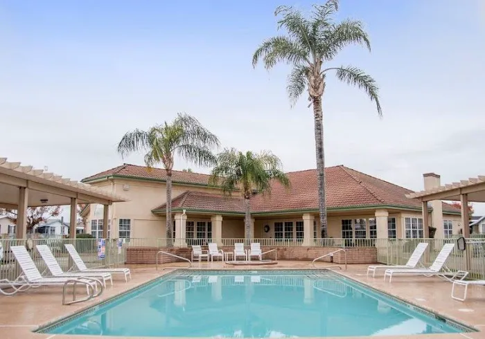 Oaks Estate Mobile Home Park Picture 8