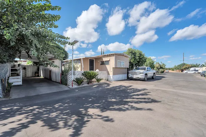 El Monte Mobile Village Picture 2