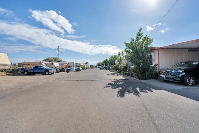 El Monte Mobile Village Picture 3